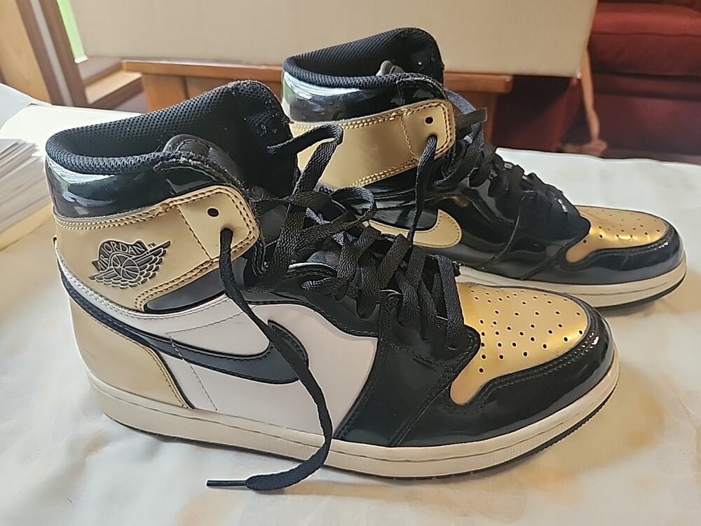 Nike Air Jordan High Top Shoe sz 10.5 2017 Gold Black White 861428-007